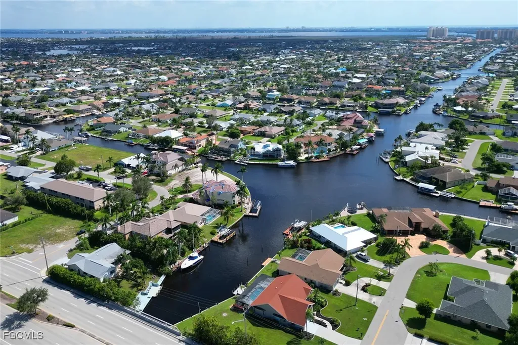 4800 SW 12th Place Cape Coral FL 33914
