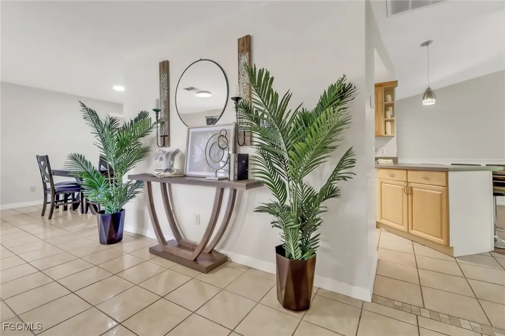 4800 SW 12th Place Cape Coral FL 33914