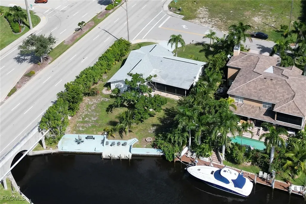 4800 SW 12th Place Cape Coral FL 33914
