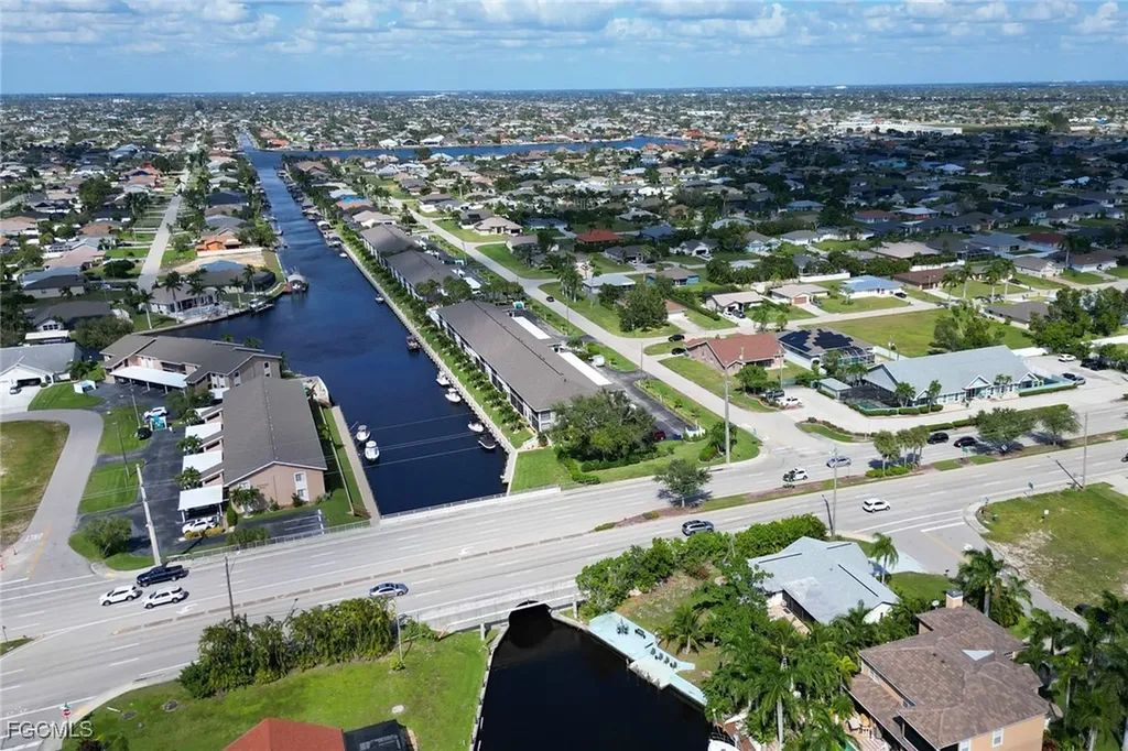4800 SW 12th Place Cape Coral FL 33914
