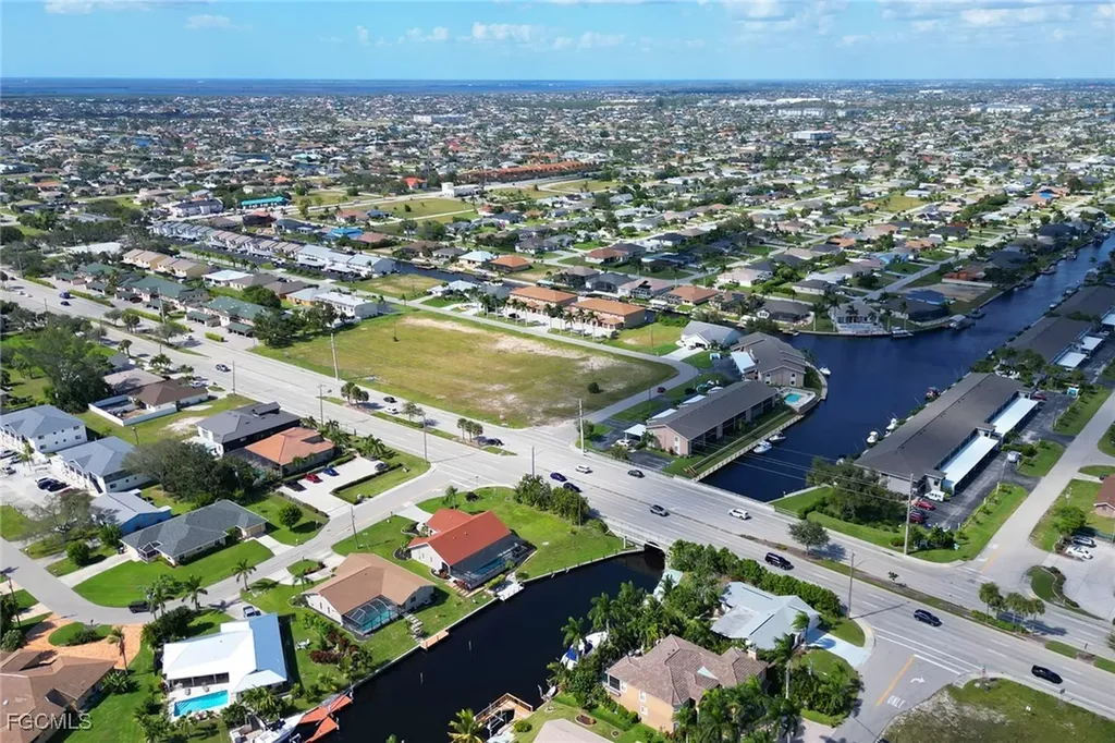 4800 SW 12th Place Cape Coral FL 33914