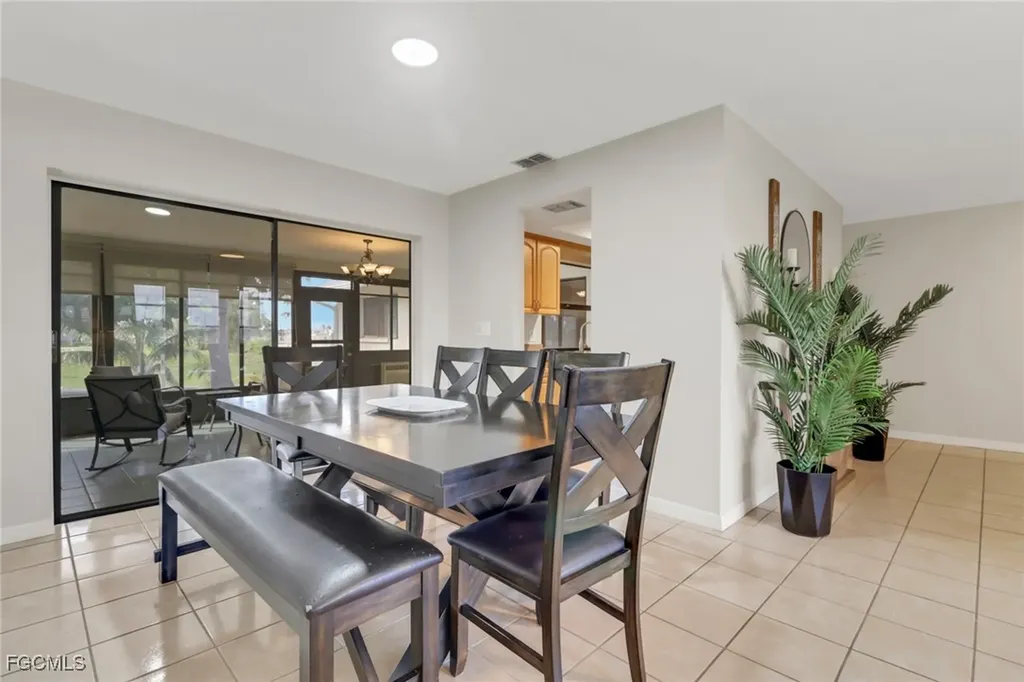 4800 SW 12th Place Cape Coral FL 33914