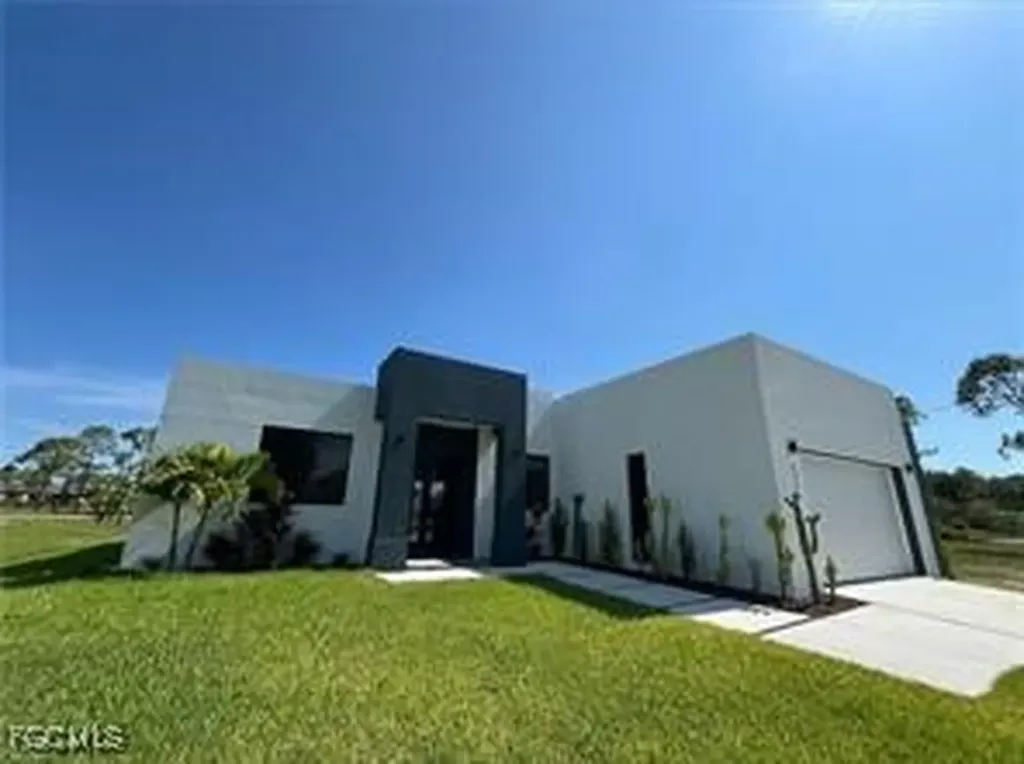 2716 NW 22nd Street Cape Coral FL 33993