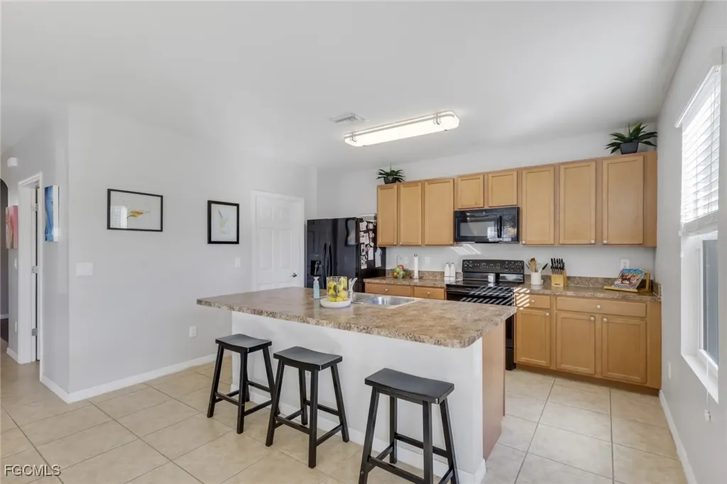 836 SW 28th Terrace Cape Coral FL 33914