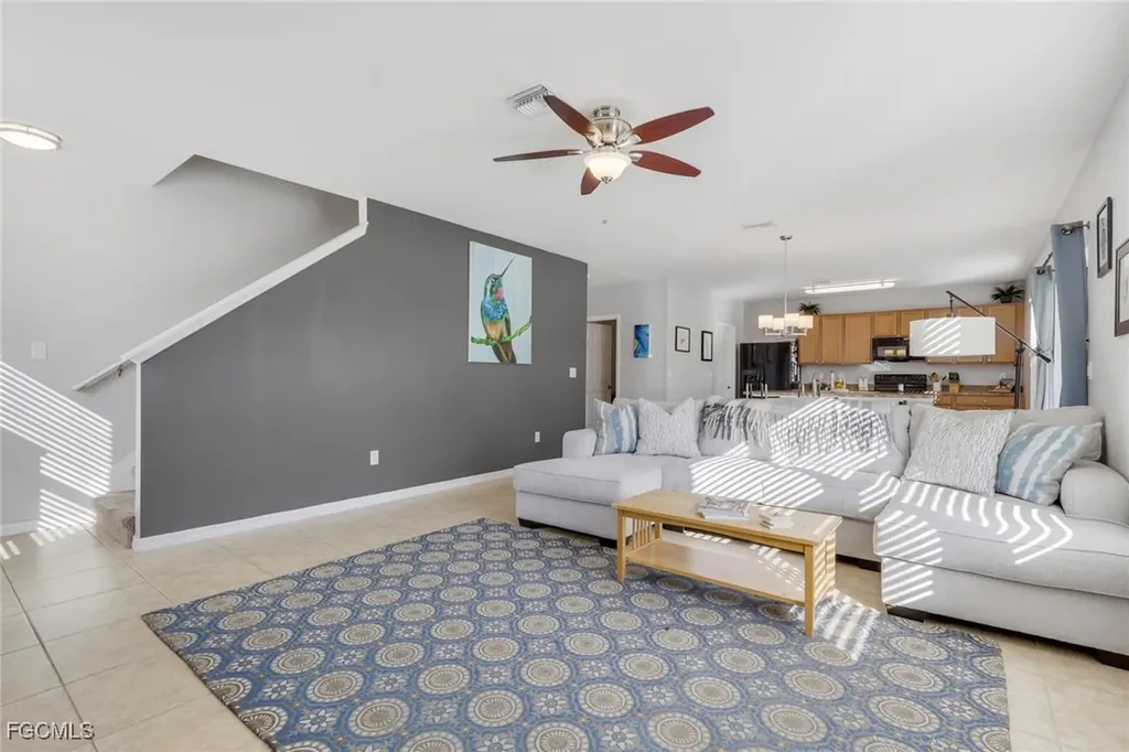 836 SW 28th Terrace Cape Coral FL 33914