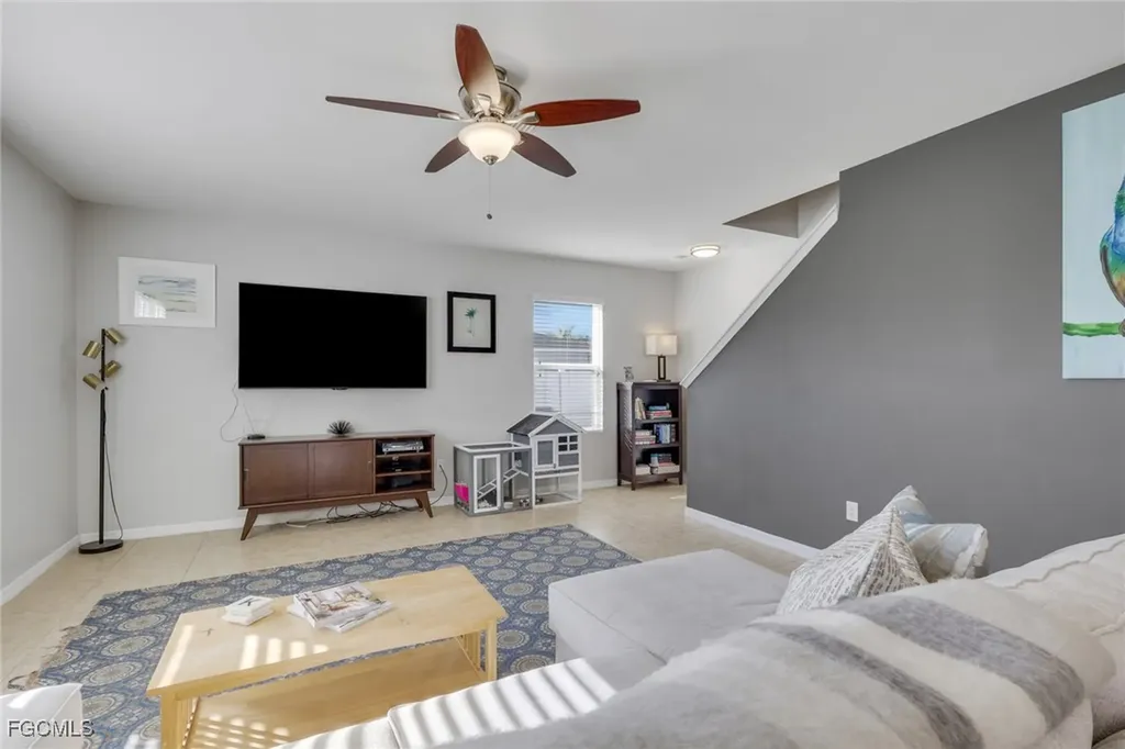 836 SW 28th Terrace Cape Coral FL 33914