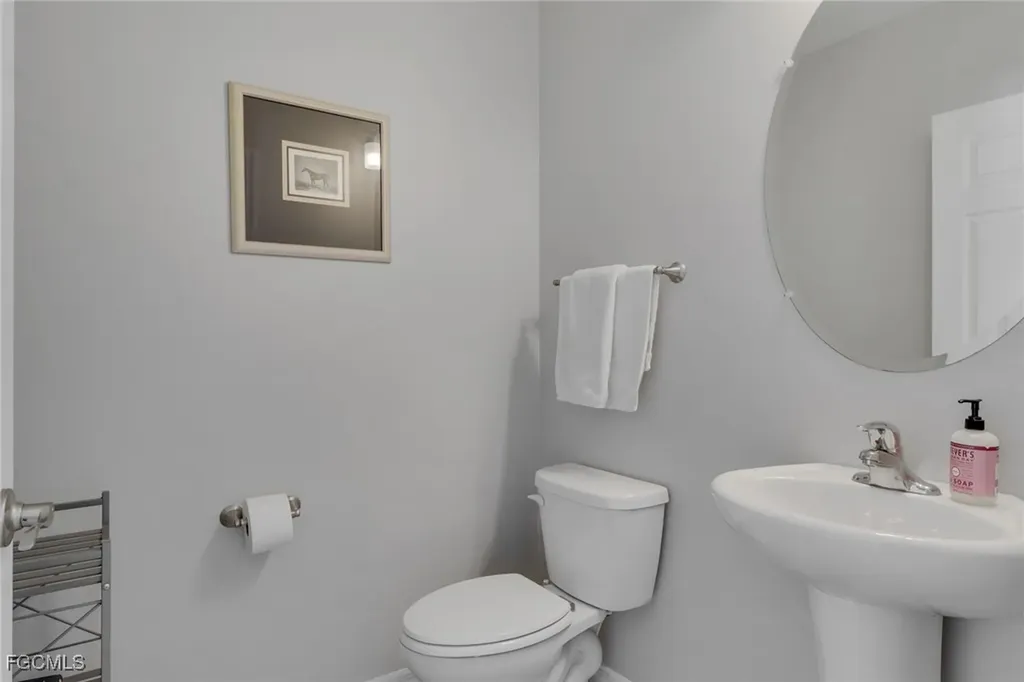 836 SW 28th Terrace Cape Coral FL 33914