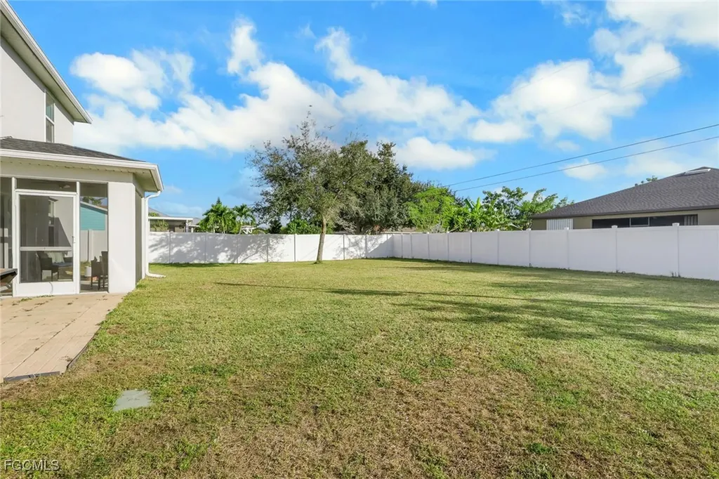 836 SW 28th Terrace Cape Coral FL 33914