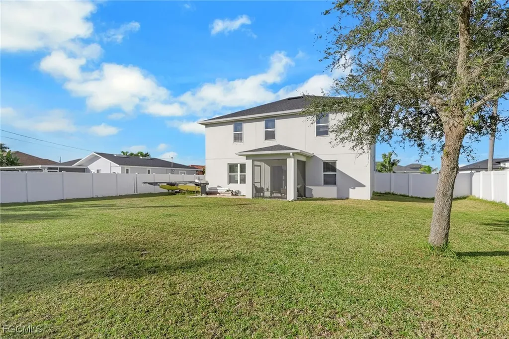 836 SW 28th Terrace Cape Coral FL 33914