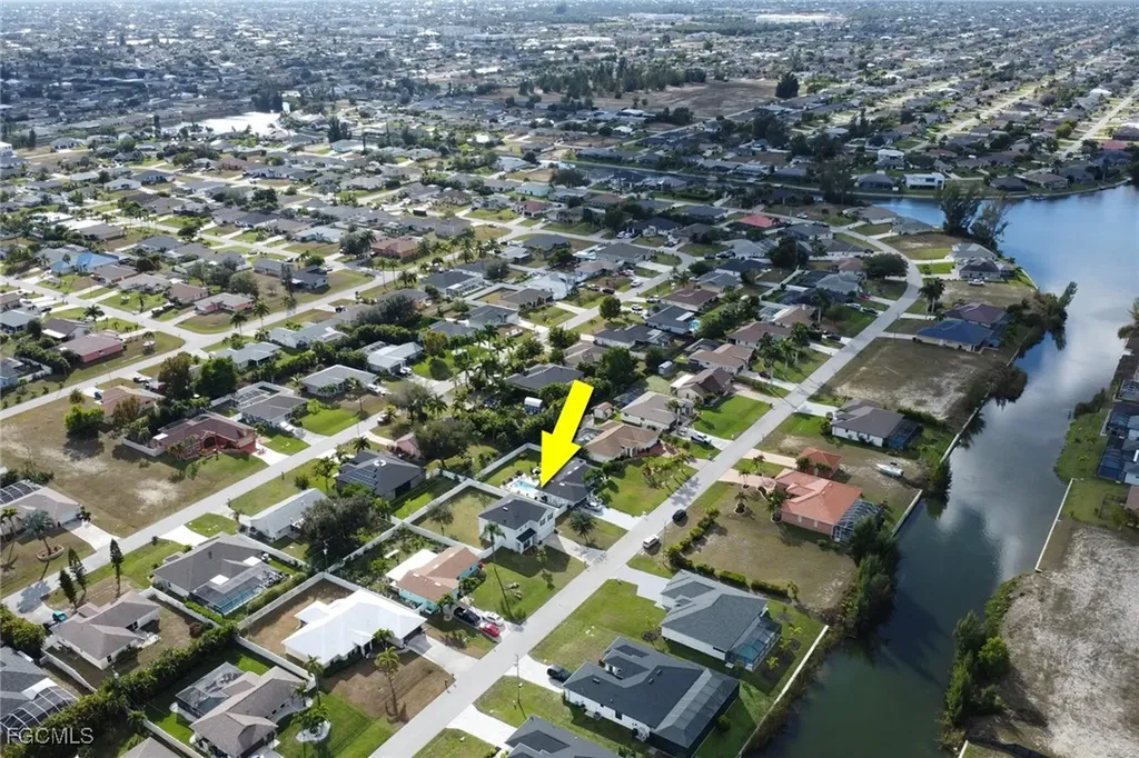 836 SW 28th Terrace Cape Coral FL 33914