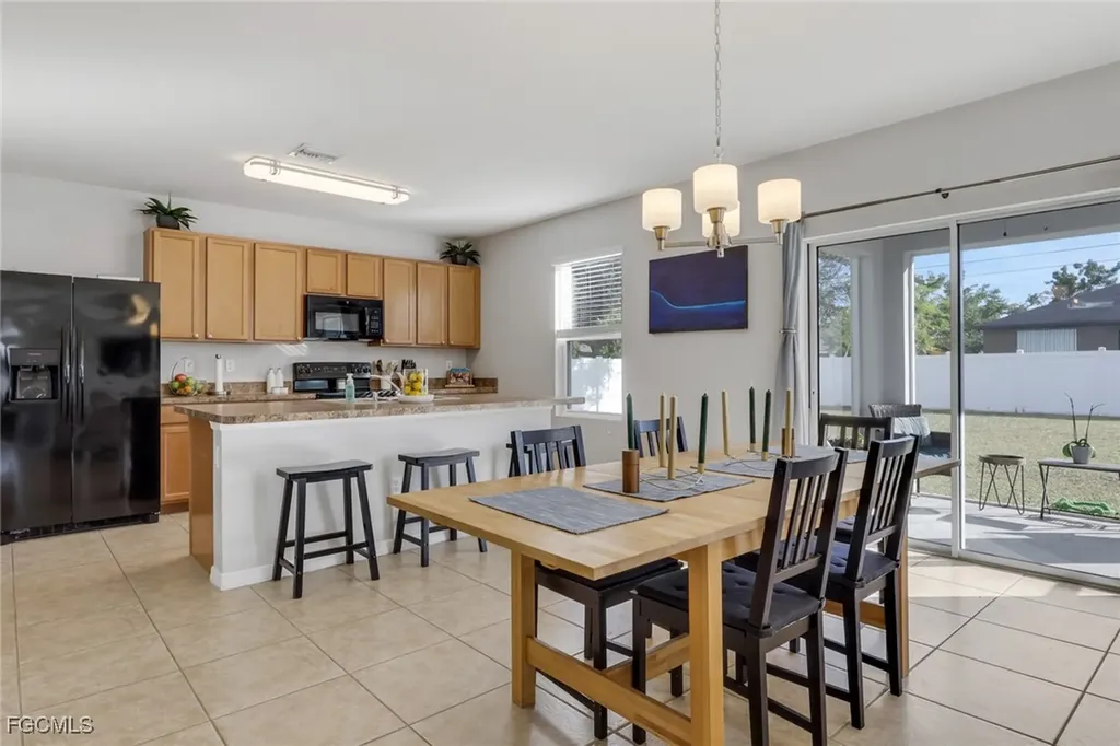 836 SW 28th Terrace Cape Coral FL 33914