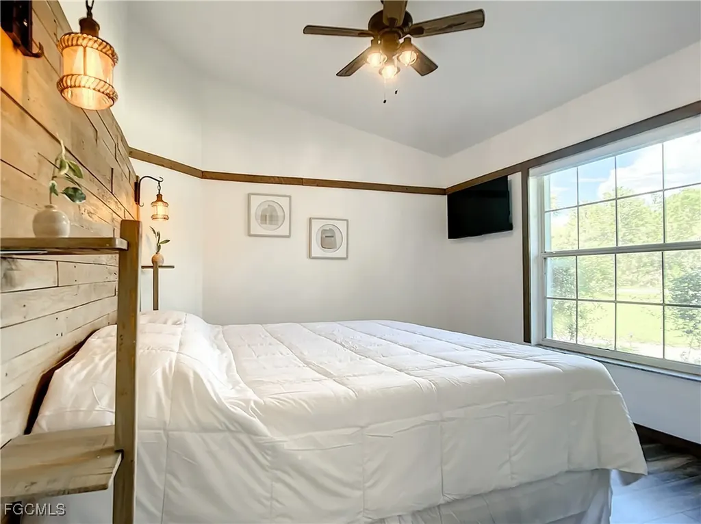 2511 6th Street NW Naples FL 34120
