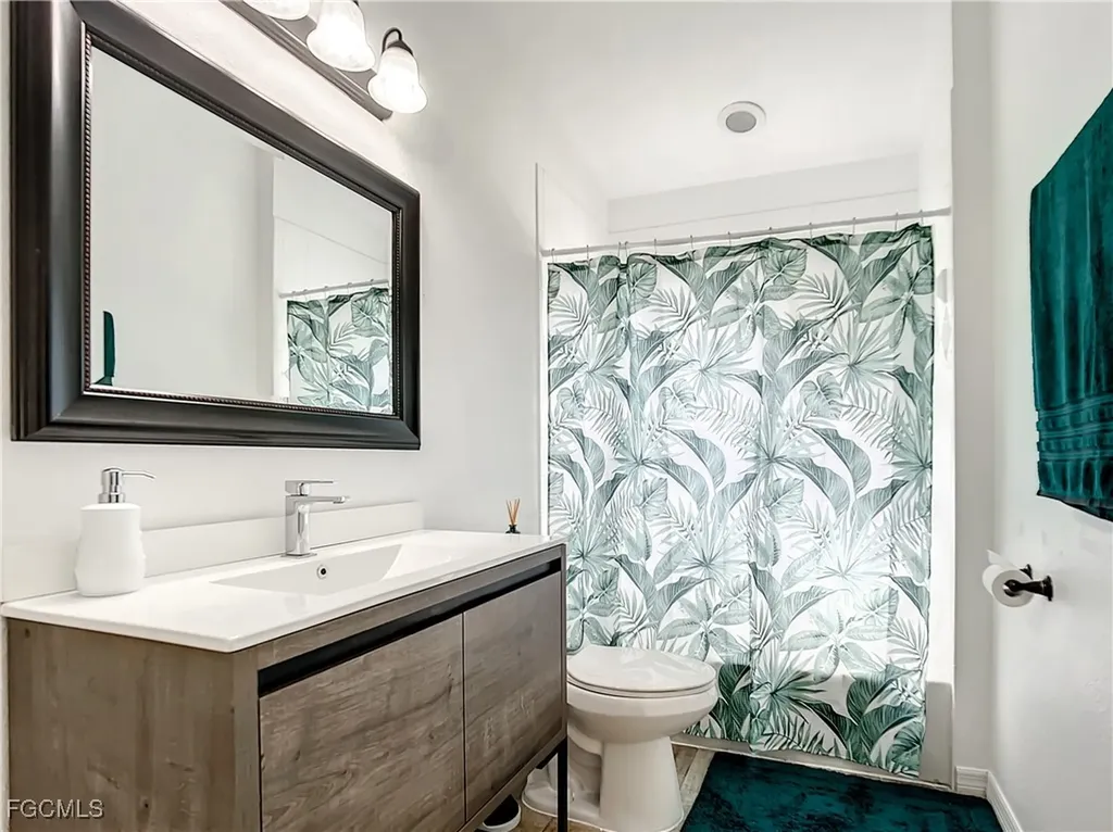 2511 6th Street NW Naples FL 34120