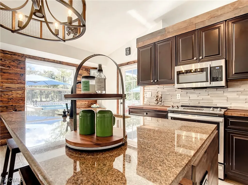 2511 6th Street NW Naples FL 34120