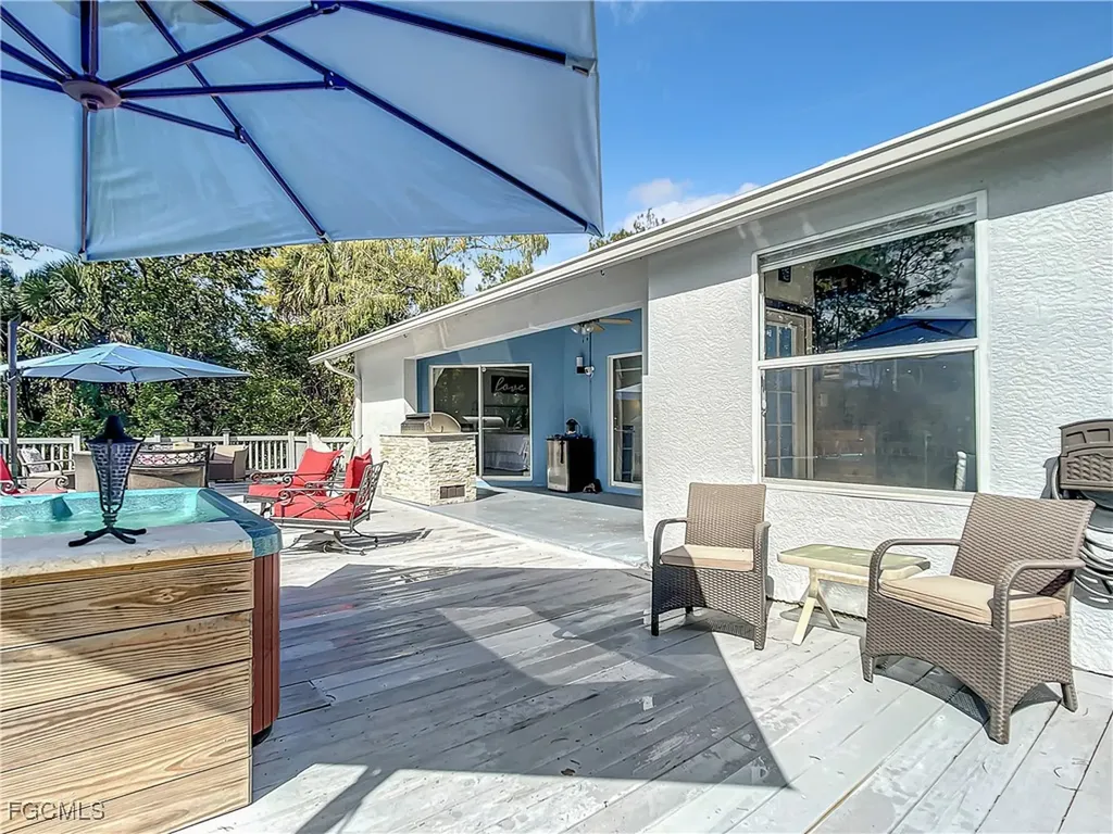 2511 6th Street NW Naples FL 34120