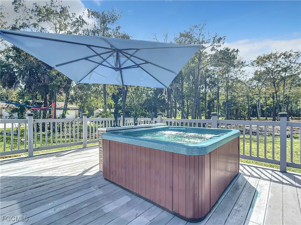 2511 6th Street NW Naples FL 34120