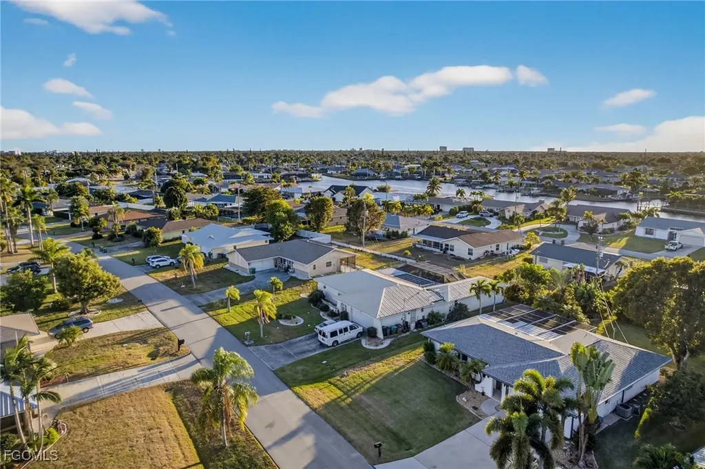 3756 SE 2nd Avenue Cape Coral FL 33904