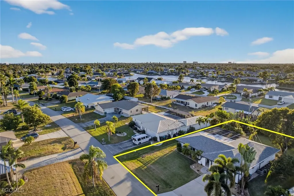 3756 SE 2nd Avenue Cape Coral FL 33904