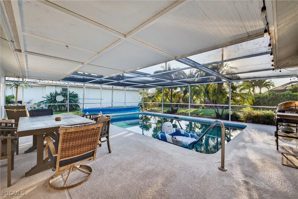 3756 SE 2nd Avenue Cape Coral FL 33904