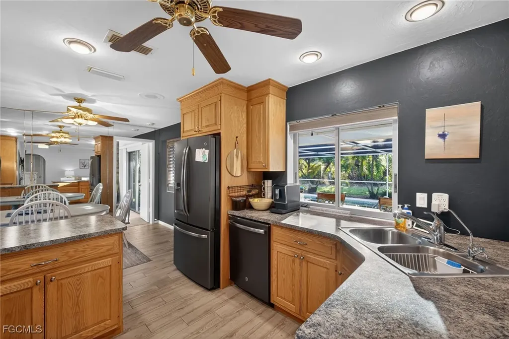 3756 SE 2nd Avenue Cape Coral FL 33904