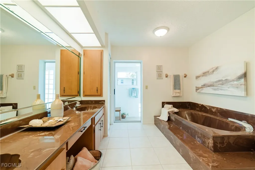 3440 Downing Street W Englewood FL 34224