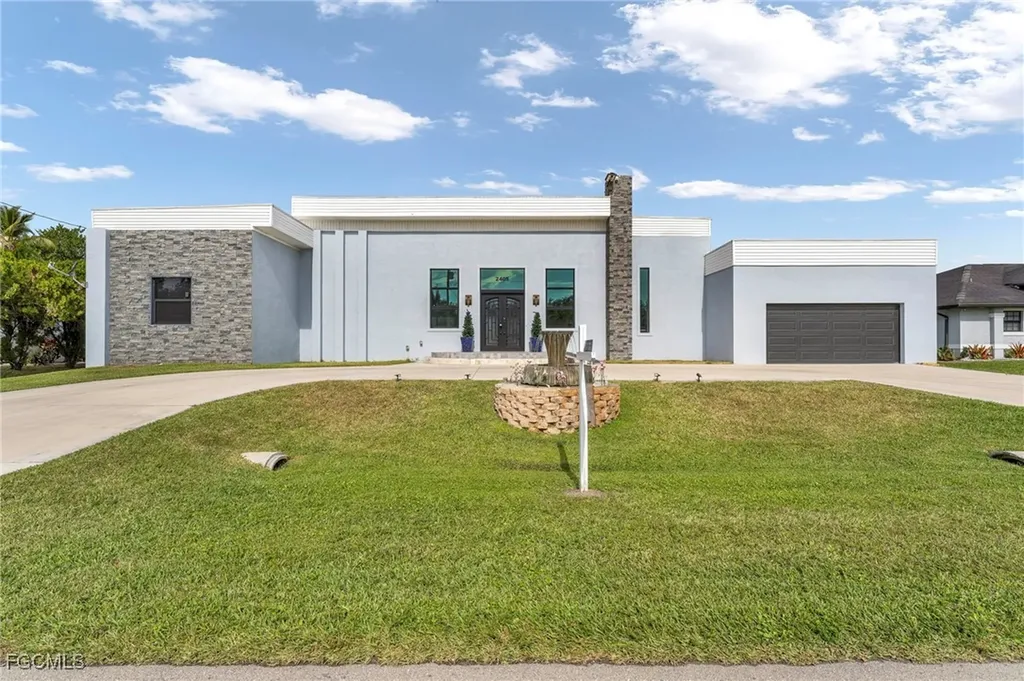 2405 SW 32nd Street Cape Coral FL 33914