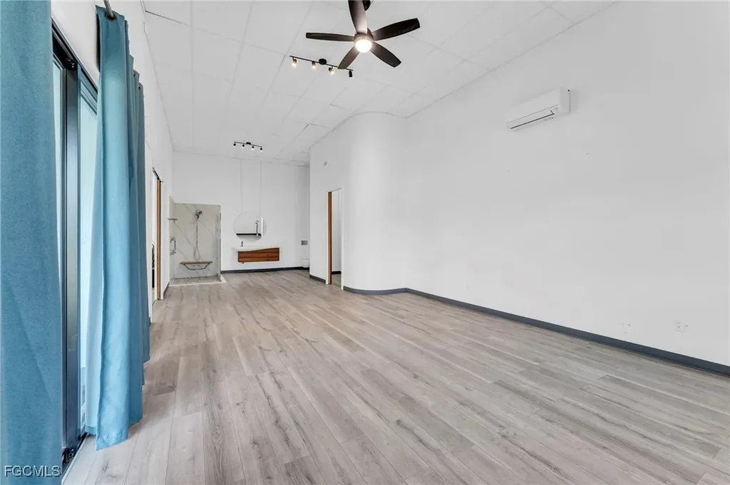 2405 SW 32nd Street Cape Coral FL 33914
