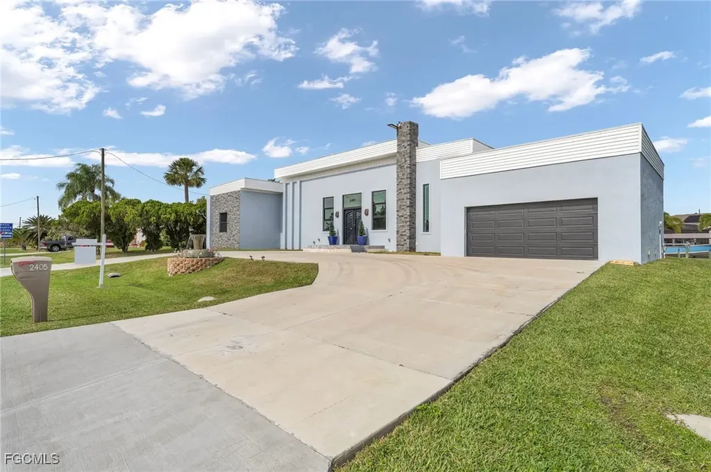 2405 SW 32nd Street Cape Coral FL 33914