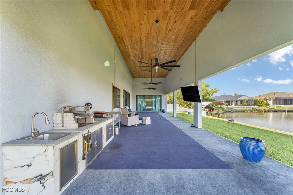 2405 SW 32nd Street Cape Coral FL 33914