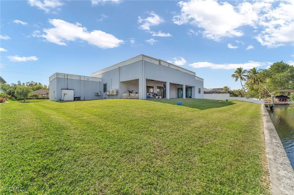 2405 SW 32nd Street Cape Coral FL 33914