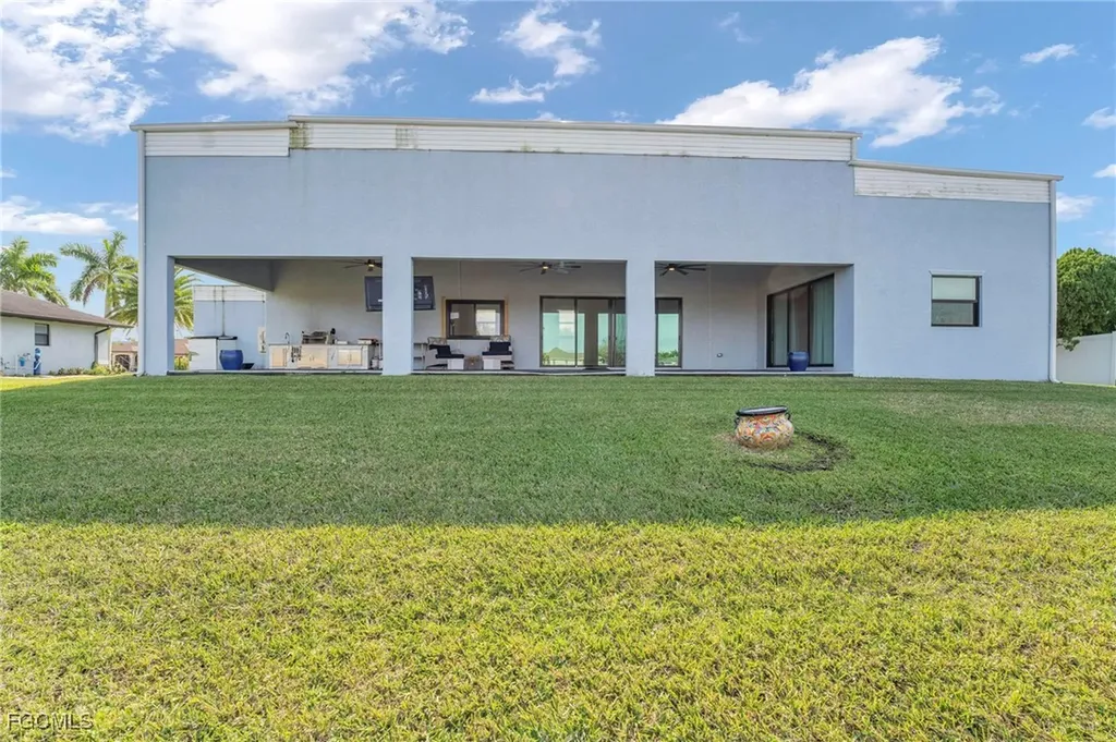 2405 SW 32nd Street Cape Coral FL 33914