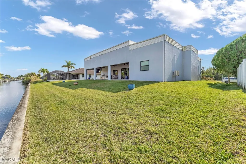 2405 SW 32nd Street Cape Coral FL 33914