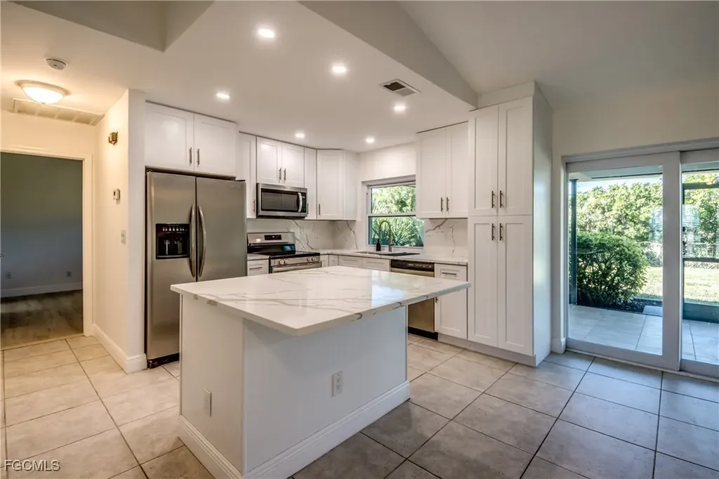 2916 SW 2nd Avenue Cape Coral FL 33914