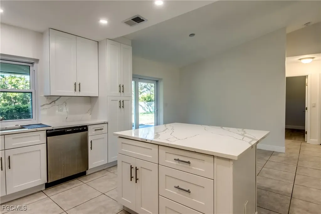2916 SW 2nd Avenue Cape Coral FL 33914