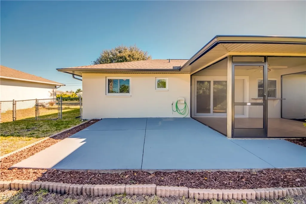 2916 SW 2nd Avenue Cape Coral FL 33914