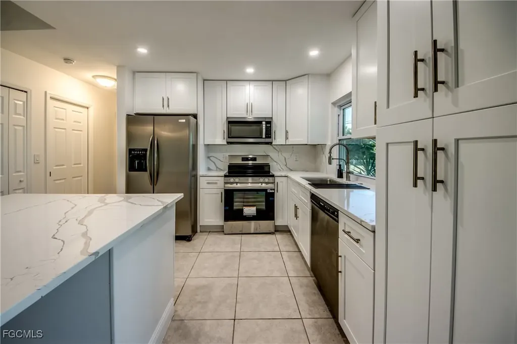 2916 SW 2nd Avenue Cape Coral FL 33914