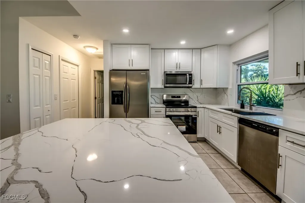 2916 SW 2nd Avenue Cape Coral FL 33914
