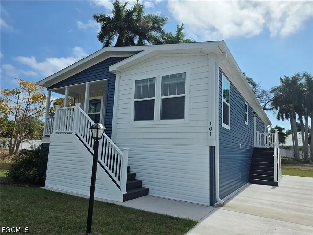 101 Oak Lane Fort Myers FL 33908