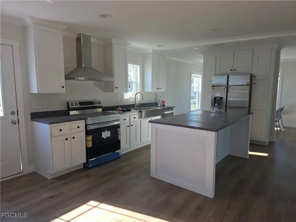 101 Oak Lane Fort Myers FL 33908