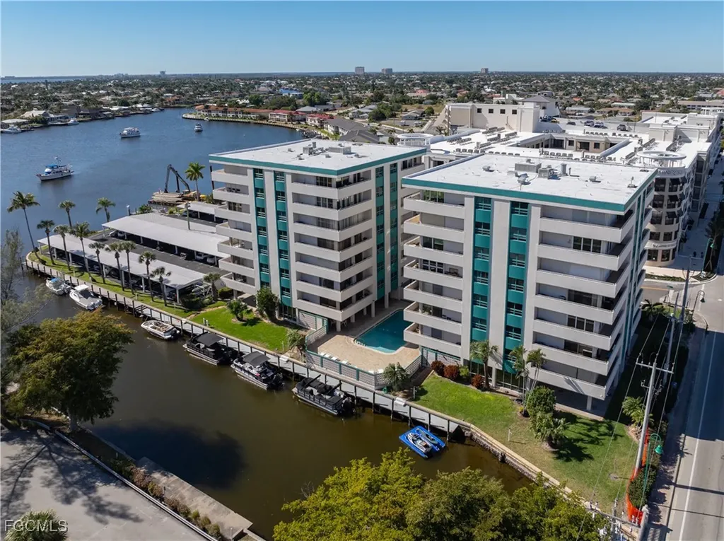 Cape Coral FL, 4803 Sunset Court, Unit 304