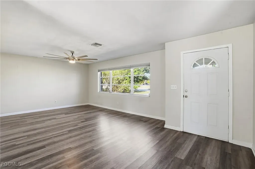 446 El Dorado Parkway E Cape Coral FL 33904