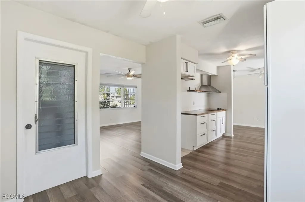 446 El Dorado Parkway E Cape Coral FL 33904