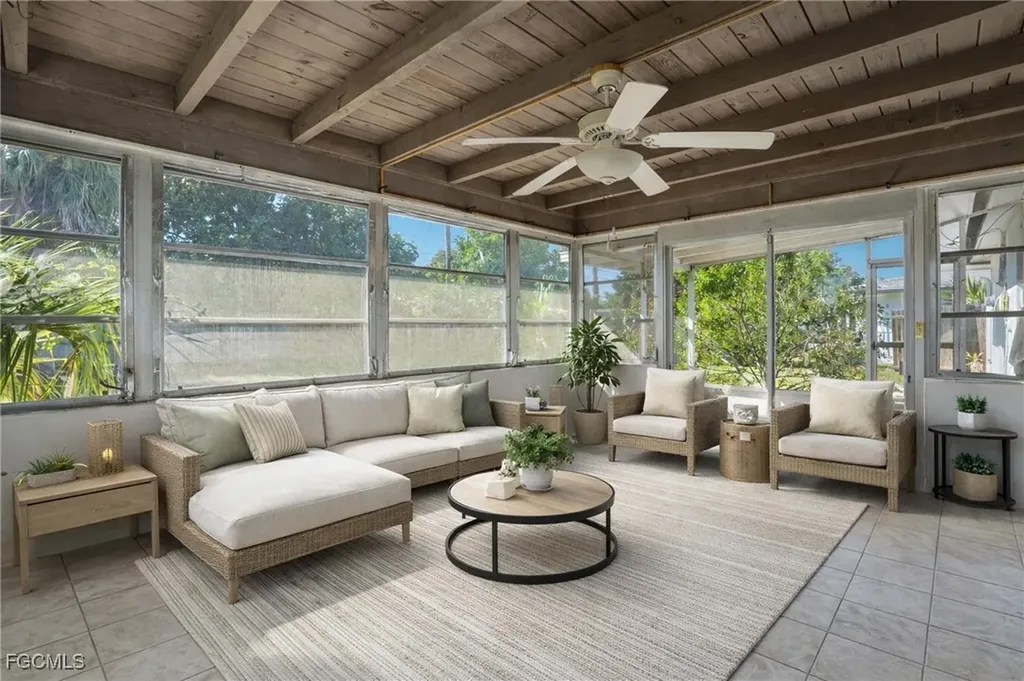 446 El Dorado Parkway E Cape Coral FL 33904