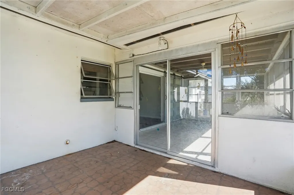 446 El Dorado Parkway E Cape Coral FL 33904