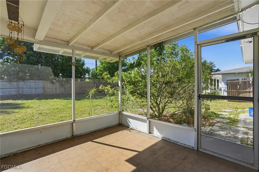 446 El Dorado Parkway E Cape Coral FL 33904