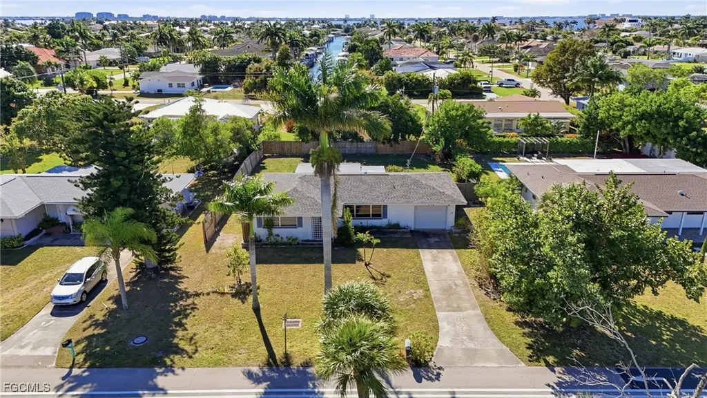 446 El Dorado Parkway E Cape Coral FL 33904