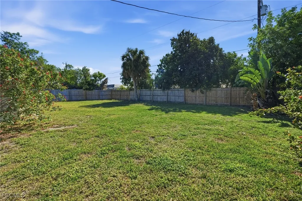 446 El Dorado Parkway E Cape Coral FL 33904