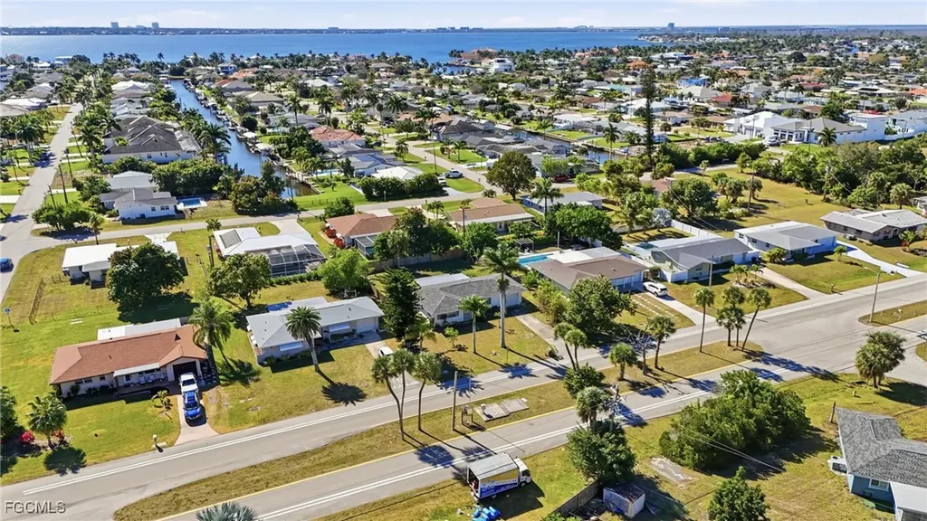 446 El Dorado Parkway E Cape Coral FL 33904