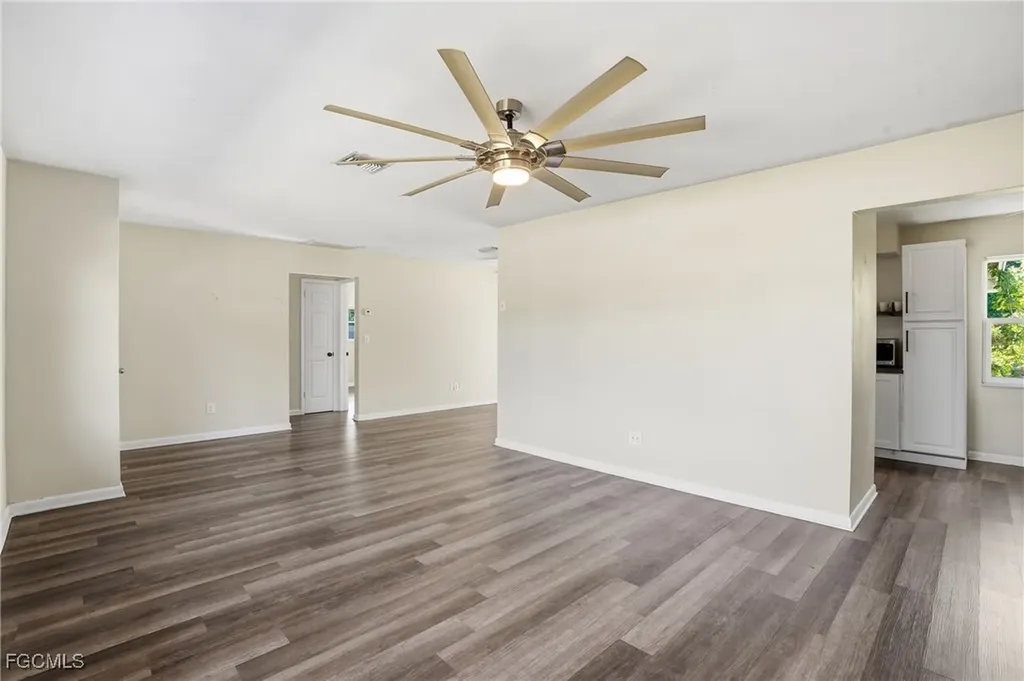 446 El Dorado Parkway E Cape Coral FL 33904