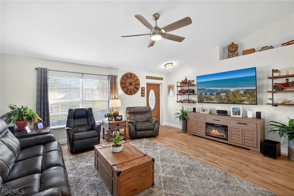 3525 NW 15th Street Cape Coral FL 33993